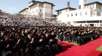 Koç Üniversitesi 19. Mezunlarını Verdi