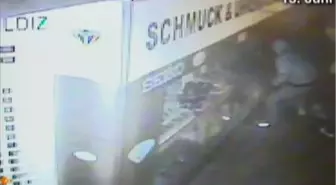 ) Almanya'da Türk Kuyumcuyu Böyle Soydular Almanya'da Türk Kuyumcuyu Böyle Soydular Vestfalya...