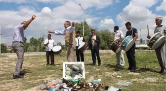 Çevrecilerden Davullu Zurnalı Protesto