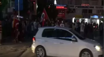 Adana'da Asker Selamlı 'Duran Adam' Protestosu