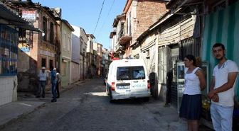 Emekli Öğretmen Ağaçtan Düşüp, Öldü