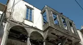 Tarih Ayağa Kaldırılıyor