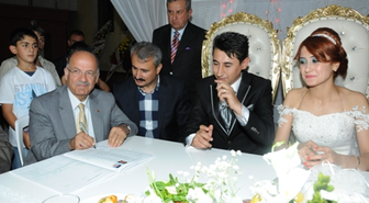 Vali Kolat, Nikah Şahitliği Yaptı