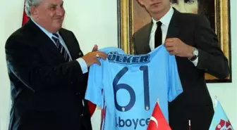 FIFA Asbaşkanı Jim Boyce, Trabzonspor Kulübü'nü Ziyaret Etti