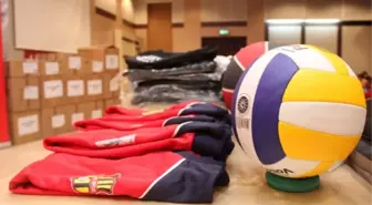 Kars'ta Amatör Spor Kulüplerine Malzeme Desteği