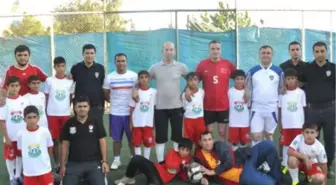 Nusaybin Emniyet Müdürü Çocuklarla Futbol Maçı Yaptı