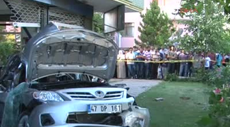 Otomobil, 17 Metre Takla Attıktan Sonra Durdu
