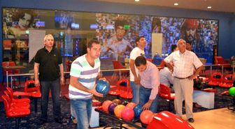 Bayer Çalışanları, Eğitime Destek İçin Bowling Oynadı