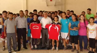 Belediye'den Besyo'ya Hazırlanan Öğrencilere Malzeme Yardımı