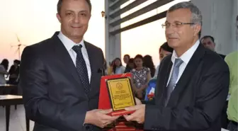 Biyoloji Kongresi Sponsorlarını Ödüllendirdi