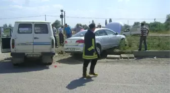 Kütahya'da Trafik Kazası: 11 Yaralı