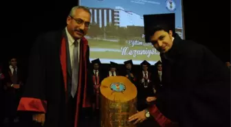 Tıp Öğrencilerinde Mezuniyet Sevinci