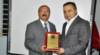 Tüdemsaş'tan Emekli Olanlara Türk Ulaşım-Sen'den Teşekkür Plaketi