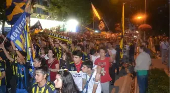 Fenerbahçeli Taraftarlardan Protesto Yürüyüşü