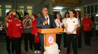 Liseli Sporcular Dünya İkincisi Oldu