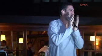 Hakan Altuğ Tanıklığında Sahnede Evlilik Teklifi