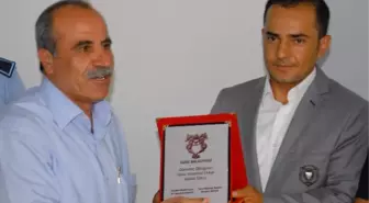 Başkan Gören'den Meclis Üyesi Karakaş'a Plaket