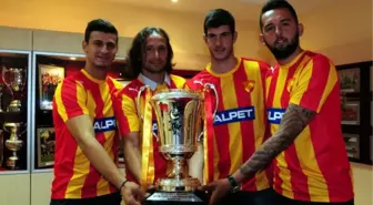 Göztepe'de 4 Kaleci İmza Attı