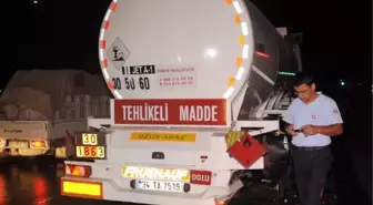 Otomobil Yakıt Tankerine Çarptı: 1 Yaralı