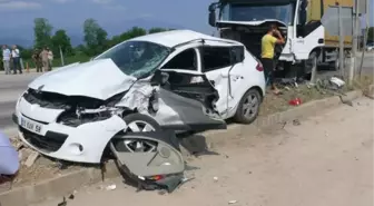 Kaza Yapan Araçtan El Bombası Çıktı