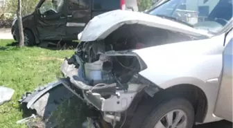 Terme'de Trafik Kazası: 3 Yaralı