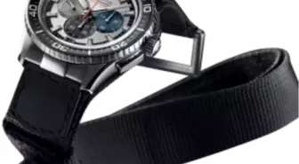 Zenith, Felix Baumgartner'ın Saatini Bağışlıyor