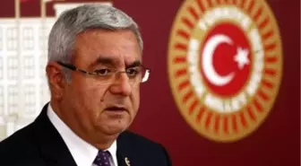 Ak Partililerin Ayağa Kalktığı Kürt Marşı'nda 'Biz Ki Devrimin Kızıl Çocuklarıyız' Deniliyormuş!