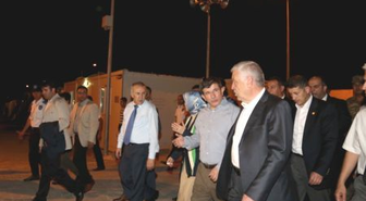 Bakanlar Şahin ve Davutoğlu İlk İftarı Suriyeli Sığınmacılarla Açtı