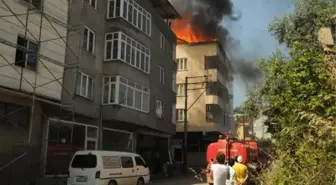 Bursa'da Bir Fırının Bacasında Çıkan Yangın Apartmanın Çatısını Kül Etti