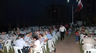 İzmit'te İlk Mahalle İftarı Topçular'da