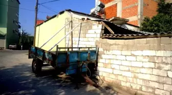 Sarıgöl'de Fay Hasarına Köylüden Pratik Çözüm...