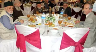 Cumhuriyet Üniversitesi'nden Huzuevi Sakinlerine İftar Yemeği