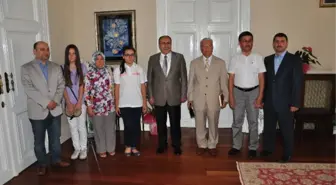 Manisa Valisi Savaş, Sbs Birincisini Ağırladı