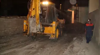 Silvan'da Parke Taşları Gece Döşeniyor