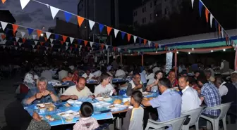 Vali Karaloğlu, İlk Orucunu Eşi ve Çocuklarıyla İftar Çadırında Açtı 
