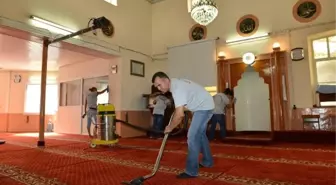 Çiğli'de İbadethaneler Pırıl Pırıl