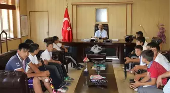 Çim Hokeyi Türkiye 2. 'Si Öğrencilerden Alkan'a Ziyaret