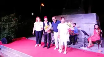 Mudanya'da Tiyatro Geceleri