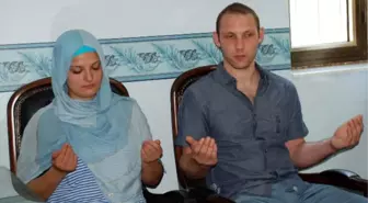 Hollandalı Genç Türk Kızı İçin Müslüman Oldu