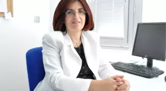 'Kanıta Dayalı Hemşirelik Yönetimi' Çalışmasına Ödül Verildi