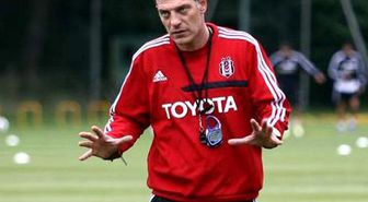 Bilic Az Kalsın Bırakıyordu!