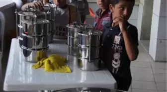 Şemdinli Belediyesi'nden Evlere İftar Yemeği Servisi