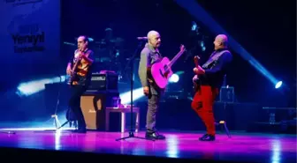 Mazhar Fuat Özkan (MFÖ)'ın Agannaga Rüşvet Albümü