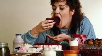 Ramazan'da Hızlı ve Aşırı Beslenmeden Uzak Durun