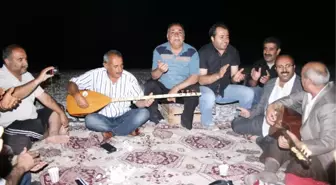 Vanlı Gazeteci, Yazar, Şair ve Ozanlar Sahilde İftar Açtı