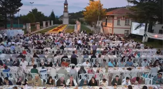 Bilecik Belediyesi'nden AK Parti İl Teşkilatı Üyelerine İftar Yemeği