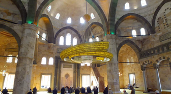 Bu Cami İki Türk Devletinden İzler Taşıyor