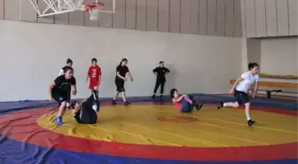 Genç Bayan Güreş Milli Takımı Yalova'da Kampa Girecek