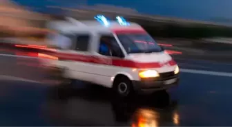 Uşak'ta Trafik Kazası: 1 Ölü, 2 Yaralı