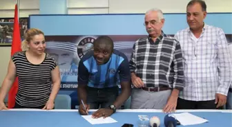 Adana Demirspor'da Kouemaha İmzayı Attı